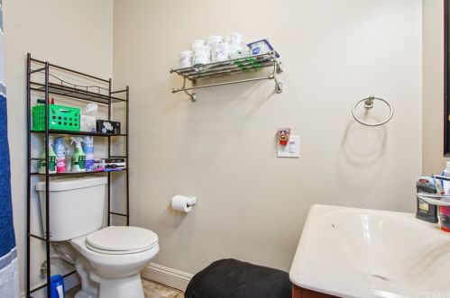 10332 Hunt Ave, South Gate CA  90280-6804 exterior