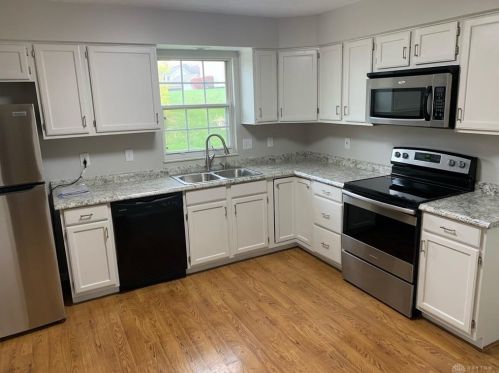 2249 Rosina Dr, Miamisburg OH  45342-6421 exterior