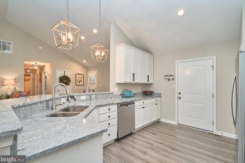 1201 Happy Ridge Dr, Front Royal VA  22630 exterior