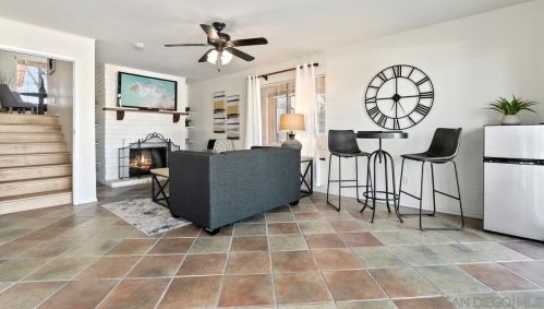 1171 Sunset Dr, Vista CA  92081-7407 exterior