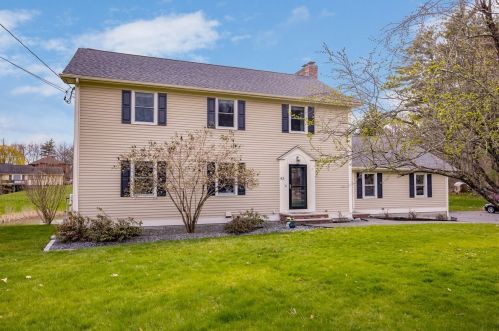 43 Haverhill Rd, Salem, NH 03079-1205