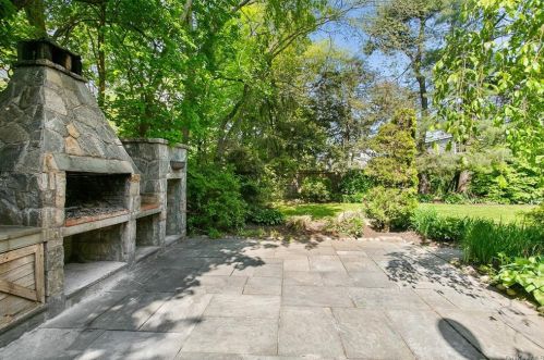 256 Babbitt Rd, Bedford Hills, NY 10507-2110