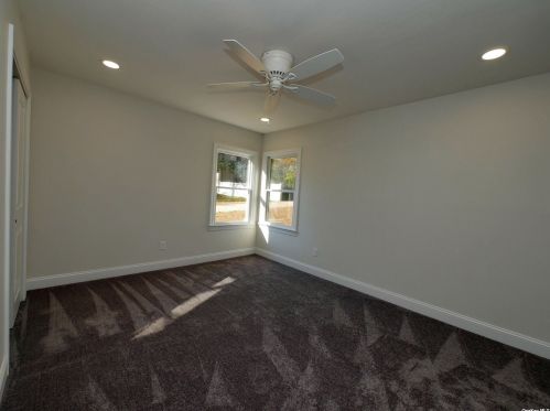 559 Canal Rd, Mount Sinai NY  11766-3304 exterior