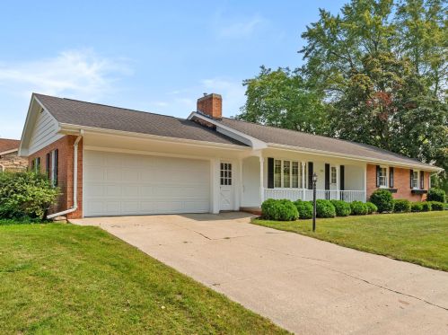 1315 21st St, Manitowoc, WI 54220-2510