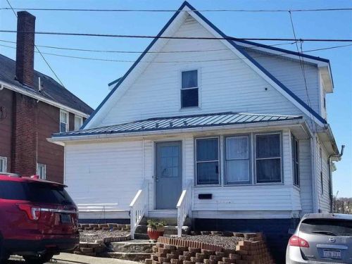 600 Columbia St, White Hall, WV 26554-3755