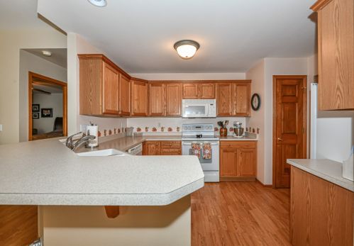 618 Park Dr, Waterford WI  53185-2890 exterior