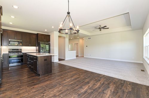 637 Annecy Park Cir, Waterford WI  53185-4262 exterior