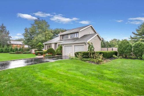 14 Nantucket Way, Mount Sinai, NY 11766-1810