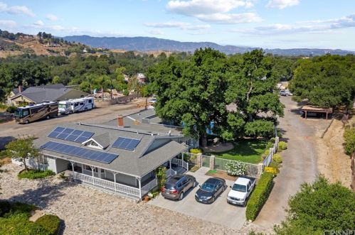 24759 Choke Cherry Ln, Santa Clarita, CA 91321-1930