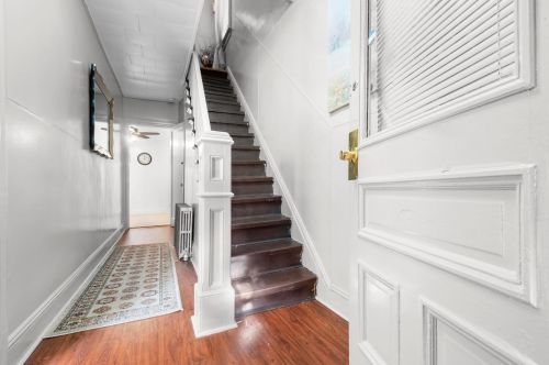 522 6th St, Union City, NJ 07087-2806