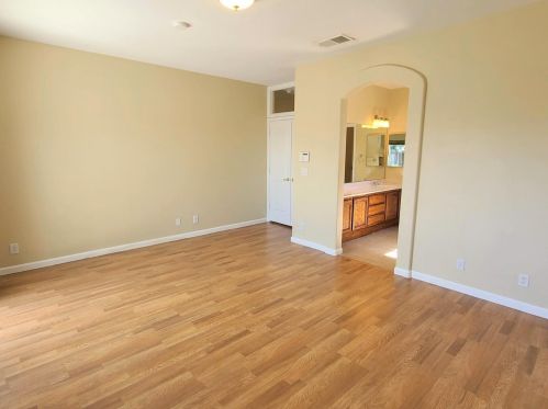 99 Ainsworth Way, Folsom CA  95630-7600 exterior