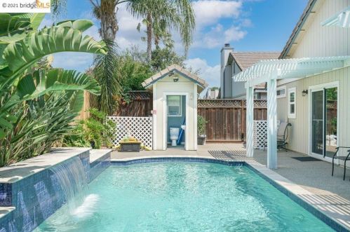 3889 Oak Grove Ct, Oakley CA  94561-4218 exterior