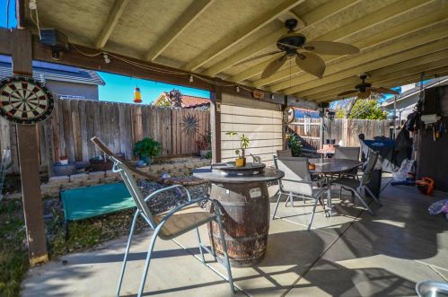 607 Grape St, Los Banos CA  93635-6372 exterior