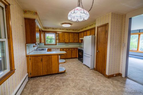 95 Wheeler Ave, Salem NH  03079-3494 exterior