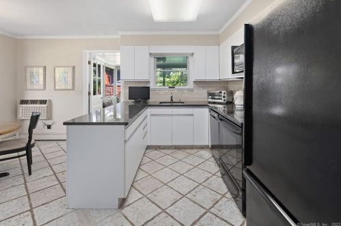 24 Surrey Dr, Norwalk CT  06851-3224 exterior