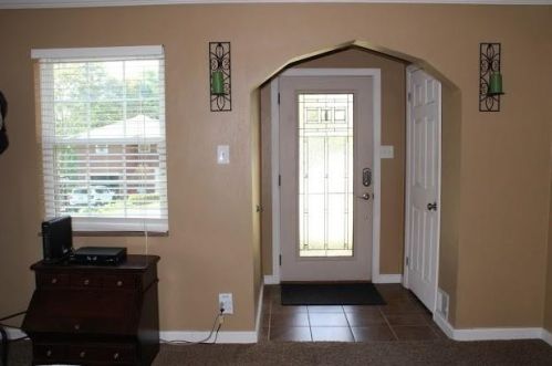 212 Crescent Dr, New Kensington, PA 15068-2502