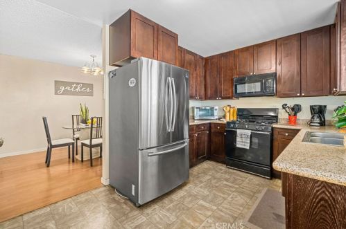 16193 Colina St, Victorville CA  92395-3610 exterior