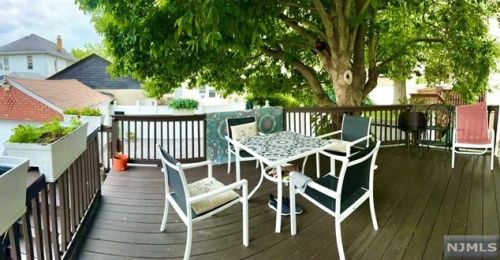 214 Columbus Pl, Cliffside Park NJ  07010-1006 exterior