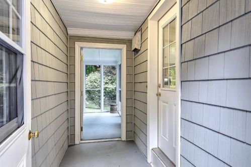 16 Cormier Rd, Lincoln RI  02865-3104 exterior