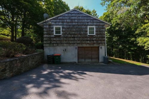 79 Mountain View Rd, Tompkins Corners NY  10579-2019 exterior