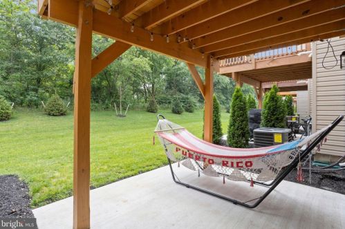 182 Nathan Dr, Riverton NJ  08077 exterior
