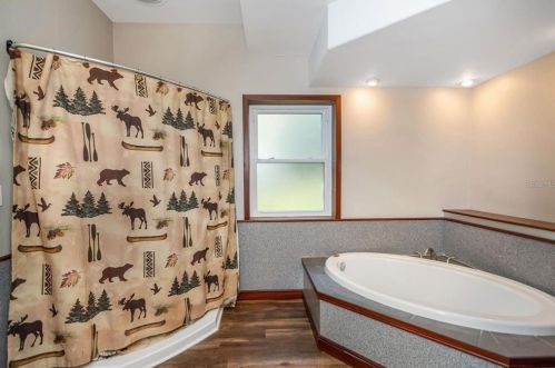 602 1st Ave, Ruskin FL  33570-4002 exterior