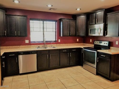 2581 Penrose Dr, Gilbert, AZ 85295-2381