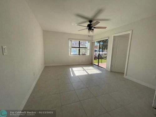 6485 27th Ave, Hialeah, FL 33016-2882