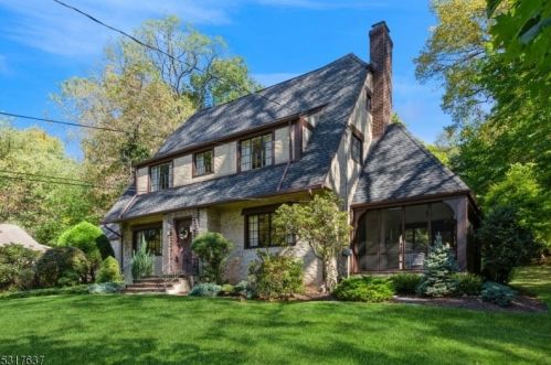 1055 Woodland Ave, Plainfield, NJ 07060-3157