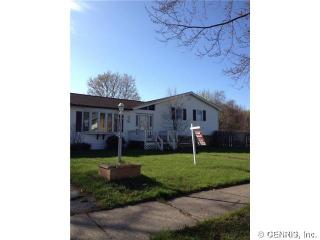5 Charlene Dr, Rochester, NY 14606-3532
