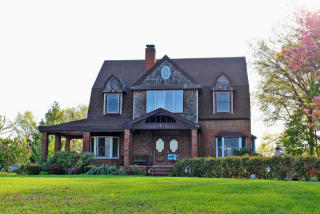 368 Cliff Rd, Sewaren, NJ 07077-1406