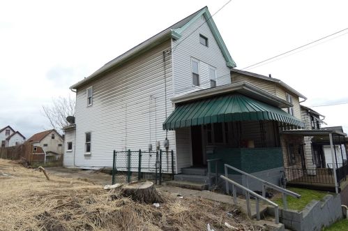 2914 Grover St, Mckeesport, PA 15132-5359
