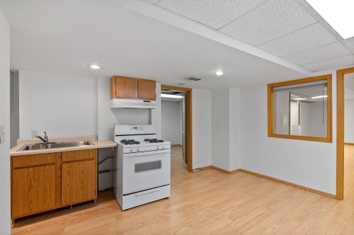 3023 Oakland Ave, Milwaukee WI 53211-3233 exterior