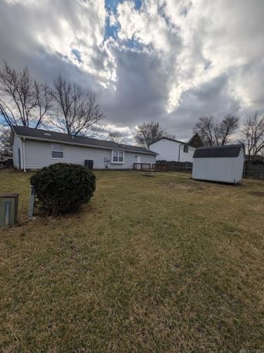 107 Topsfield Farm Cir, Englewood OH  45322-3420 exterior