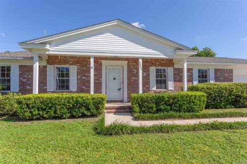 5652 Esperanto Dr, Pensacola, FL 32526-2205