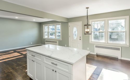 190 Violet Ave, Floral Park NY  11001-3026 exterior