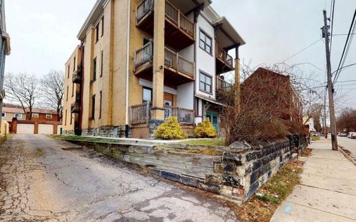 319 Beatty St, Pittsburgh PA  15206-2918 exterior
