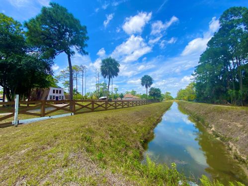 15817 Key Lime Blvd, Town Of Loxahatchee Groves FL  33470-3118 exterior