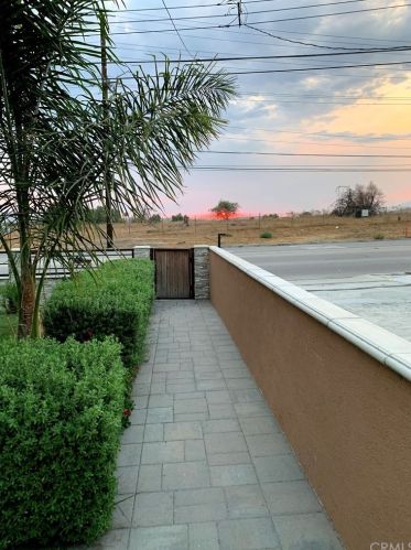 940 Rancho Ave, Colton CA  92324-3338 exterior