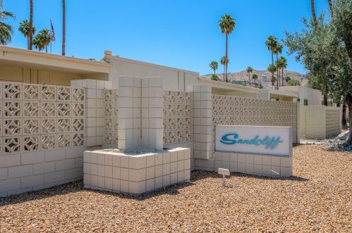 1848 Sandcliff Rd, Palm Springs CA  92264-4844 exterior