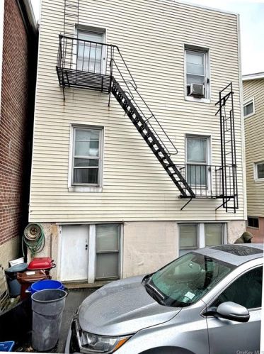 2808 Wellman Ave, Bronx, NY 10461-5425