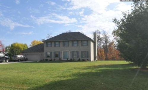 105 Brandon Dr, Pataskala, OH 43062-7201