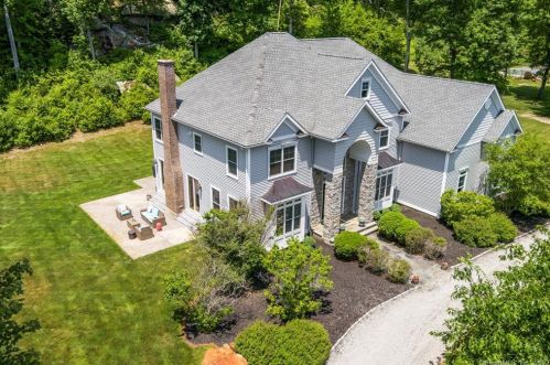 21 Darrows Rdg, East Lyme, CT 06333-1254