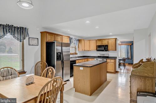 25 Forest Ridge Ct, Red Lion PA 17356-8448 exterior