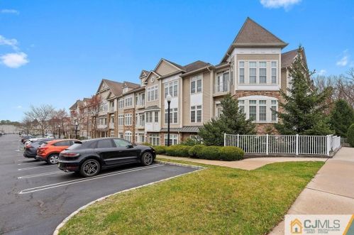 2112 Cedar Village Blvd, East Brunswick, NJ 08816-1340