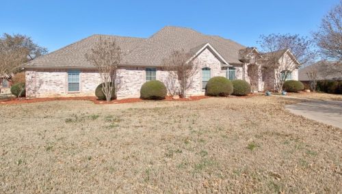 1501 Tennyson Ln, Cleburne, TX 76033-7522