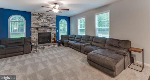 181 Empress Alexandra Pl, Fredericksburg VA  22406-4085 exterior