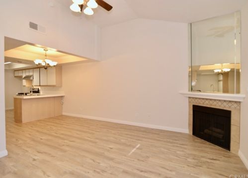 44550 15th St, Lancaster, CA 93535-6320