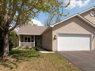 2145 Overlook Dr, Minneapolis, MN 55431-4013