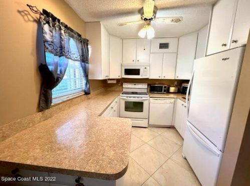 87 Crooked Tree Ln, Vero Beach, FL 32962-3053